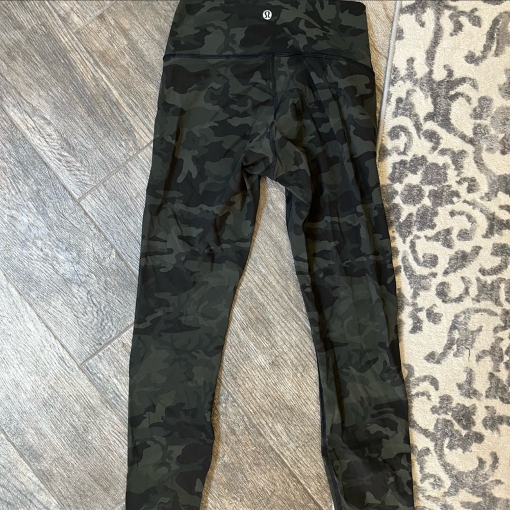 Lululemon Align Camo Leggings- size 4. Only been worn once. In perfect condition